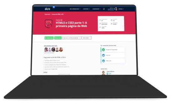 um notebook com a plataforma Alura aberta